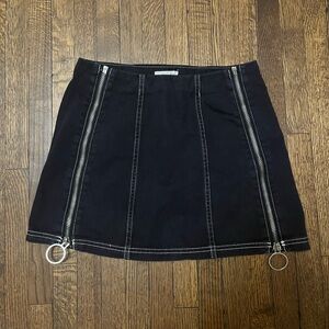 Urban Outfitters Stylish Black Zippered Women's Denim Skirt